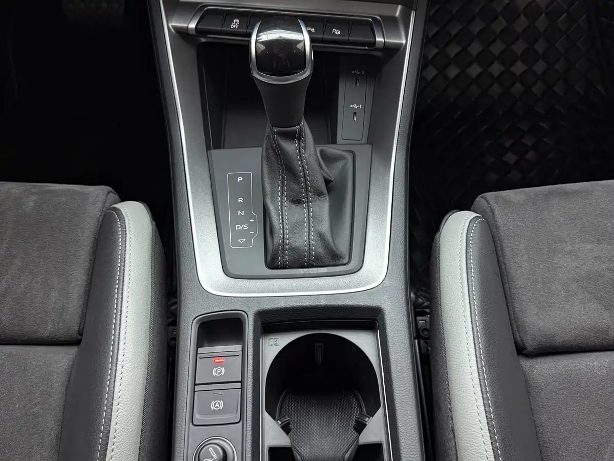 Audi Q3 2023 35 TFSI Fashion Dynamic (1.4T) фото 12