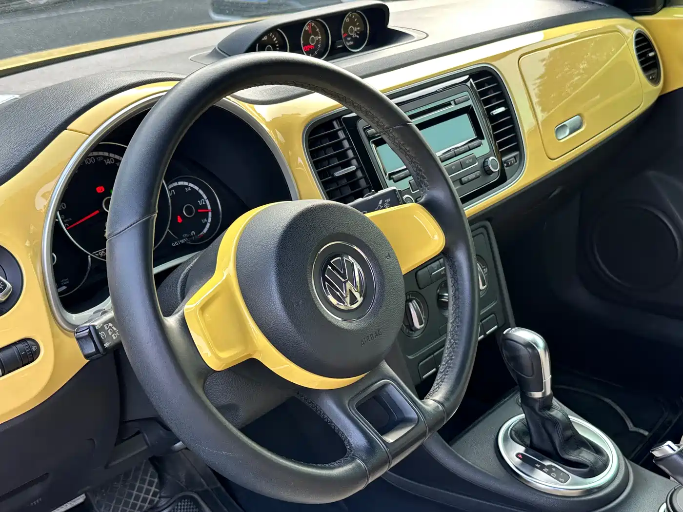 Volkswagen Beetle 2013 1.2TSI Fashion фото 15