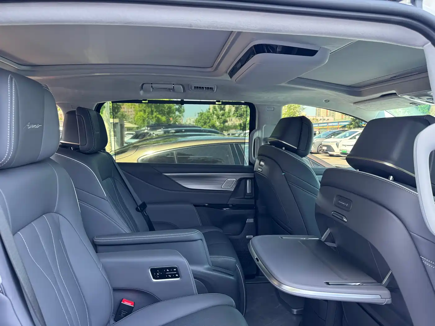 Buick GL8 2026 Luzun Premium Edition фото 22