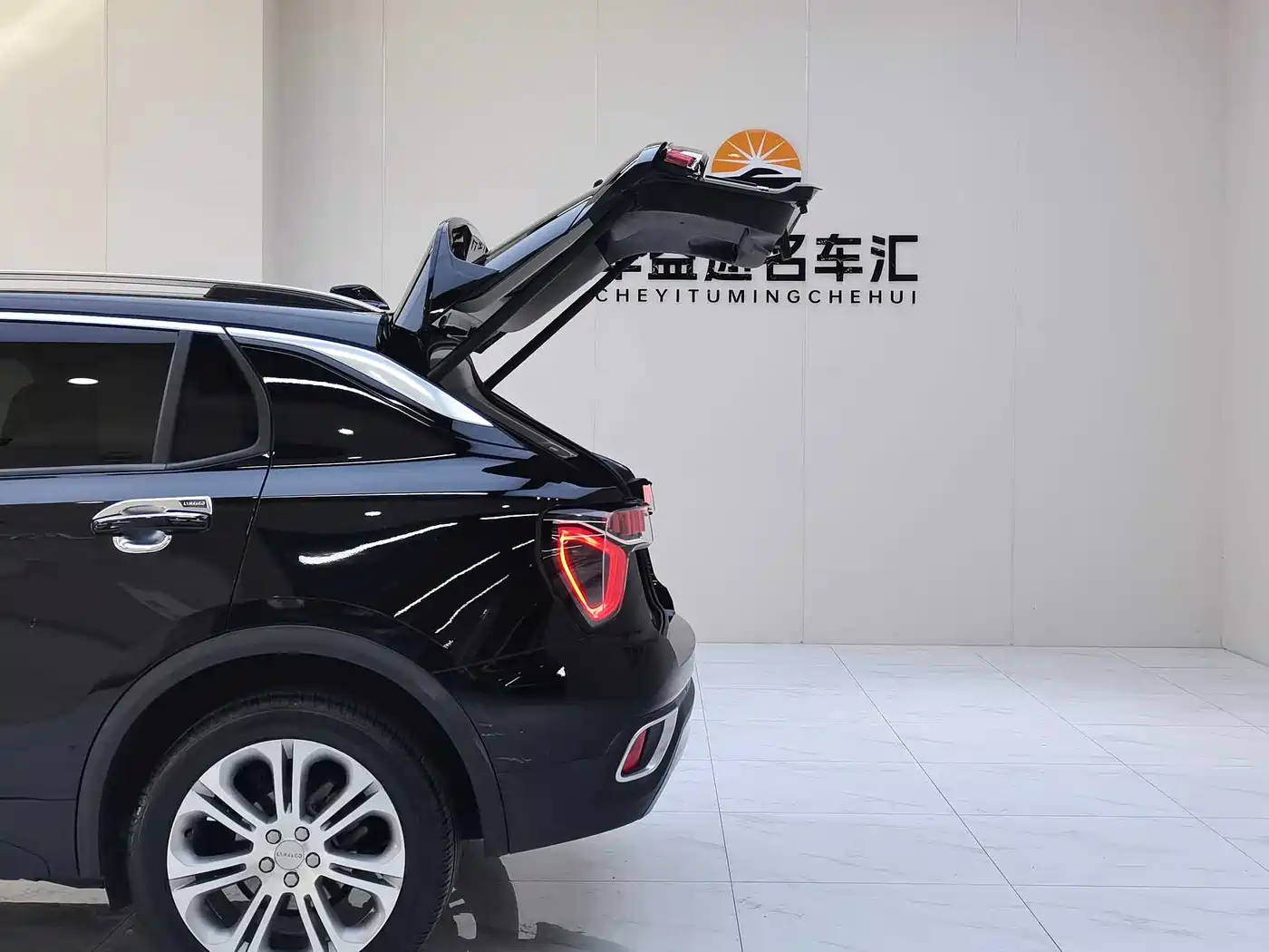 Lynk & Co 01 2019 2.0T 2WD Pro Edition China V фото 22