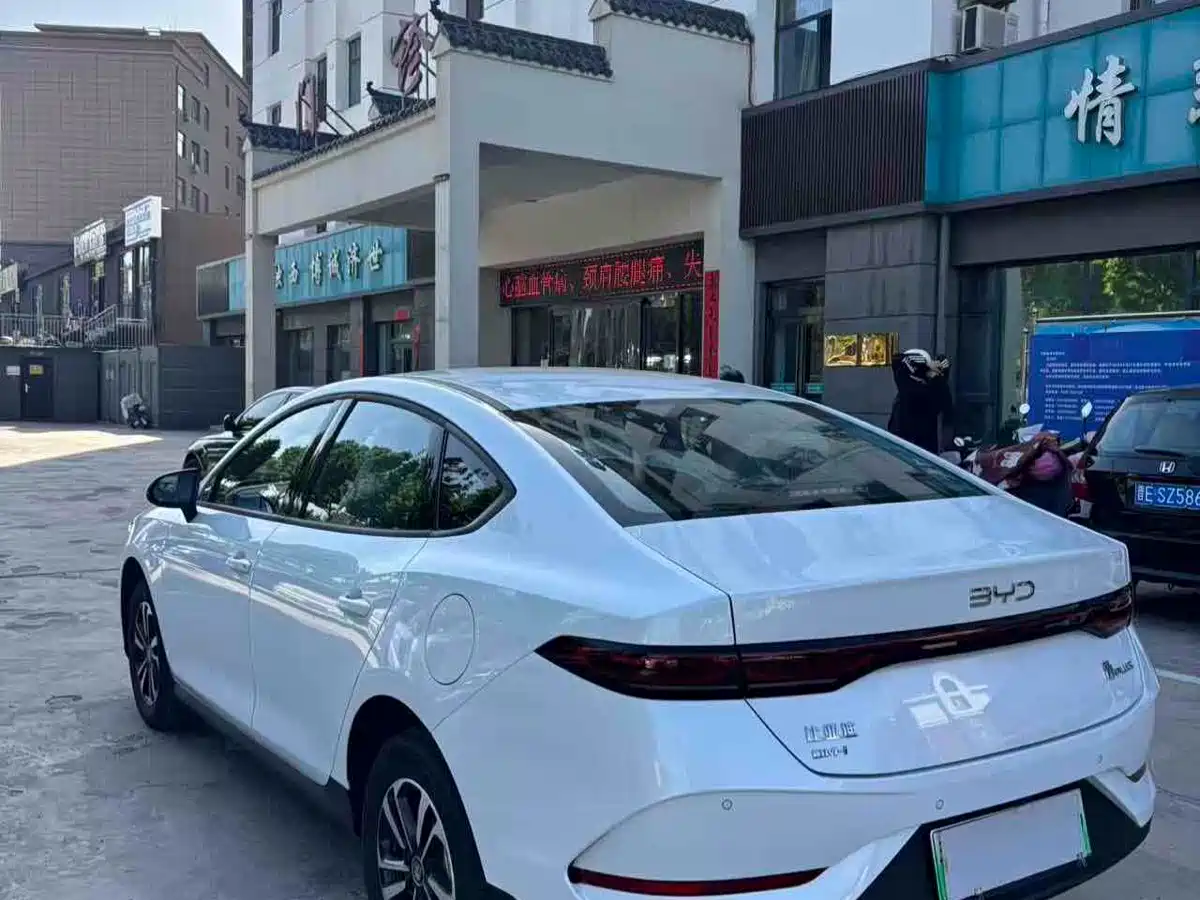 BYD Qin PLUS 2026 DM-i Smart Edition 128KM Progressive фото 7