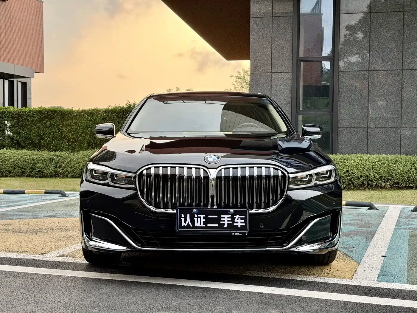 BMW 7 Series 2021 Model 740Li Leading Luxury Package фото 2
