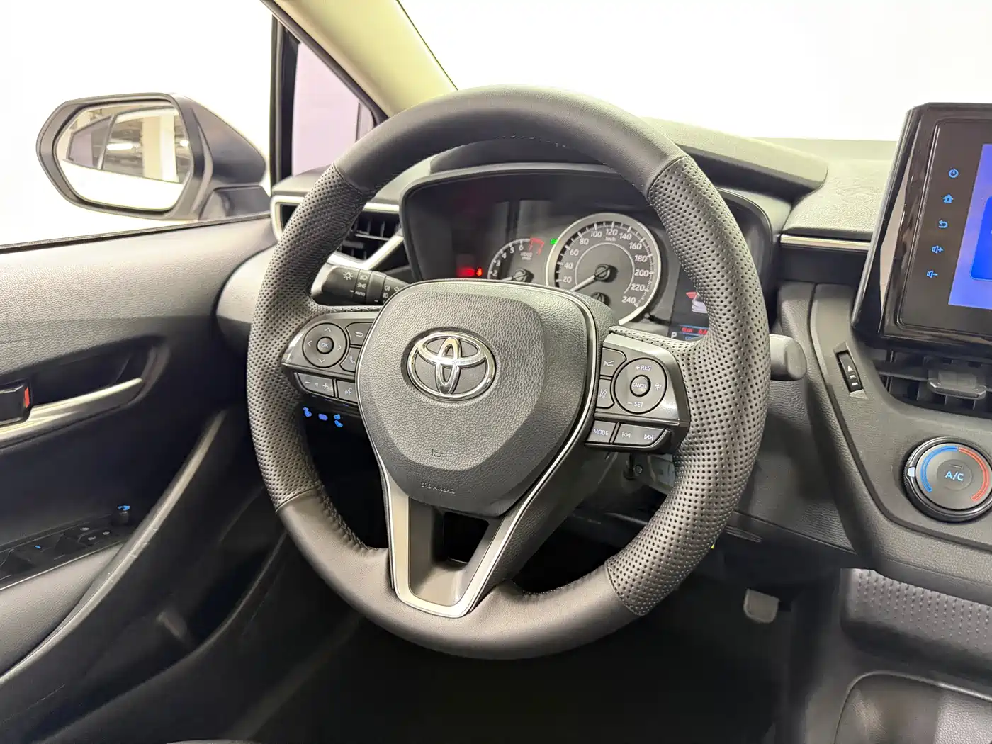 Toyota Corolla 2021 TNGA 1.5L CVT Pioneer Edition фото 12
