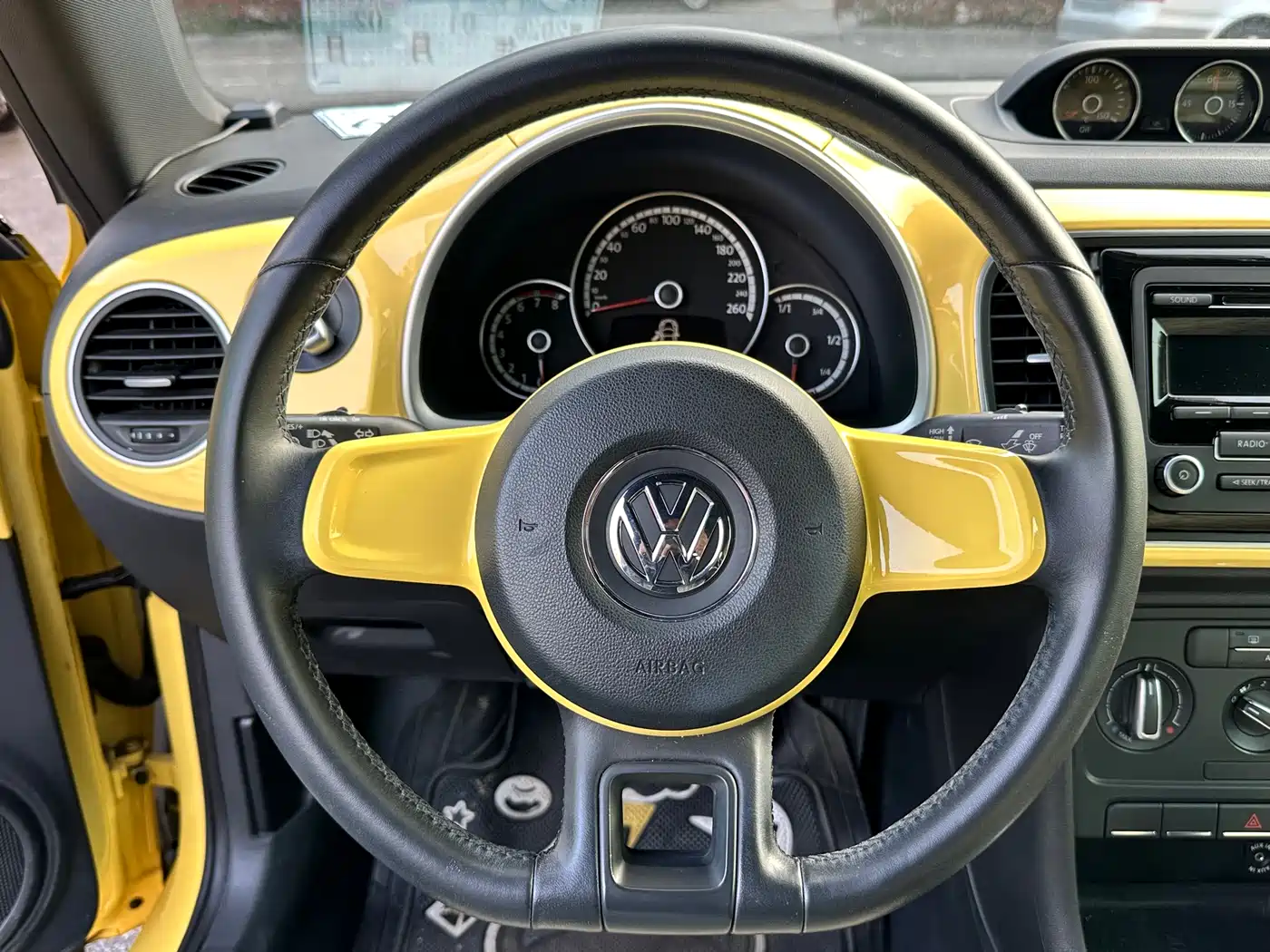 Volkswagen Beetle 2013 1.2TSI Fashion фото 10