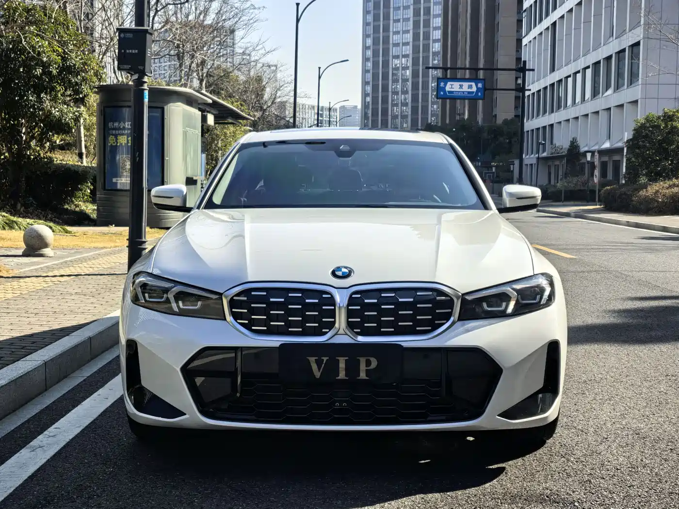 BMW 3 Series 2023 325Li M Sport Package фото 2