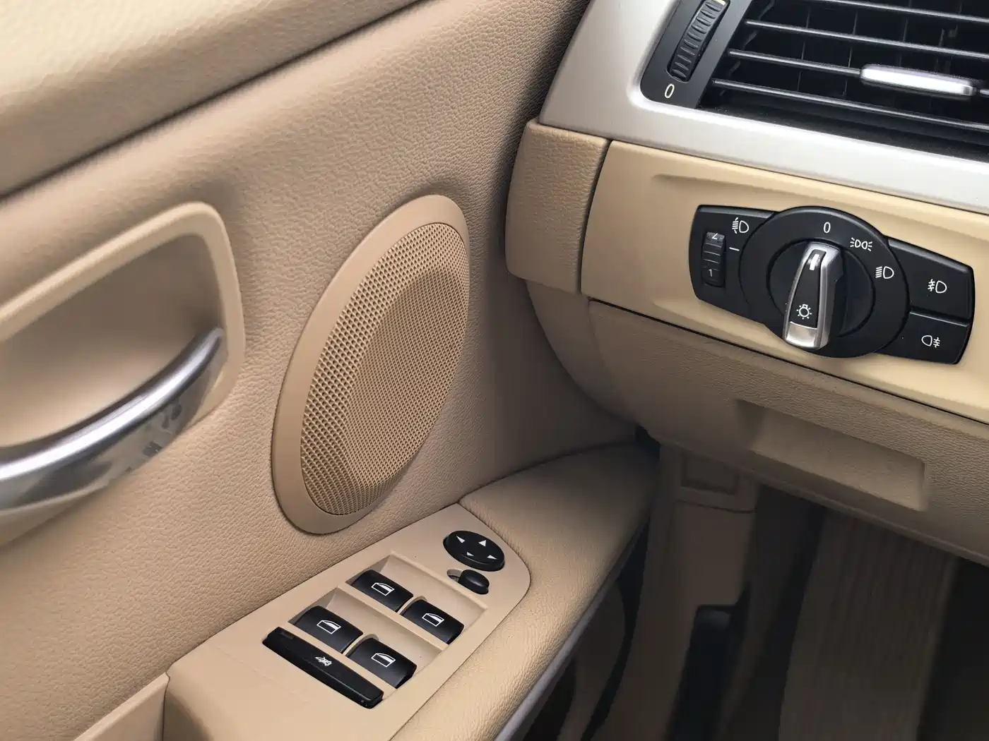 BMW 3 Series (Import) 2012 318i Leading фото 13