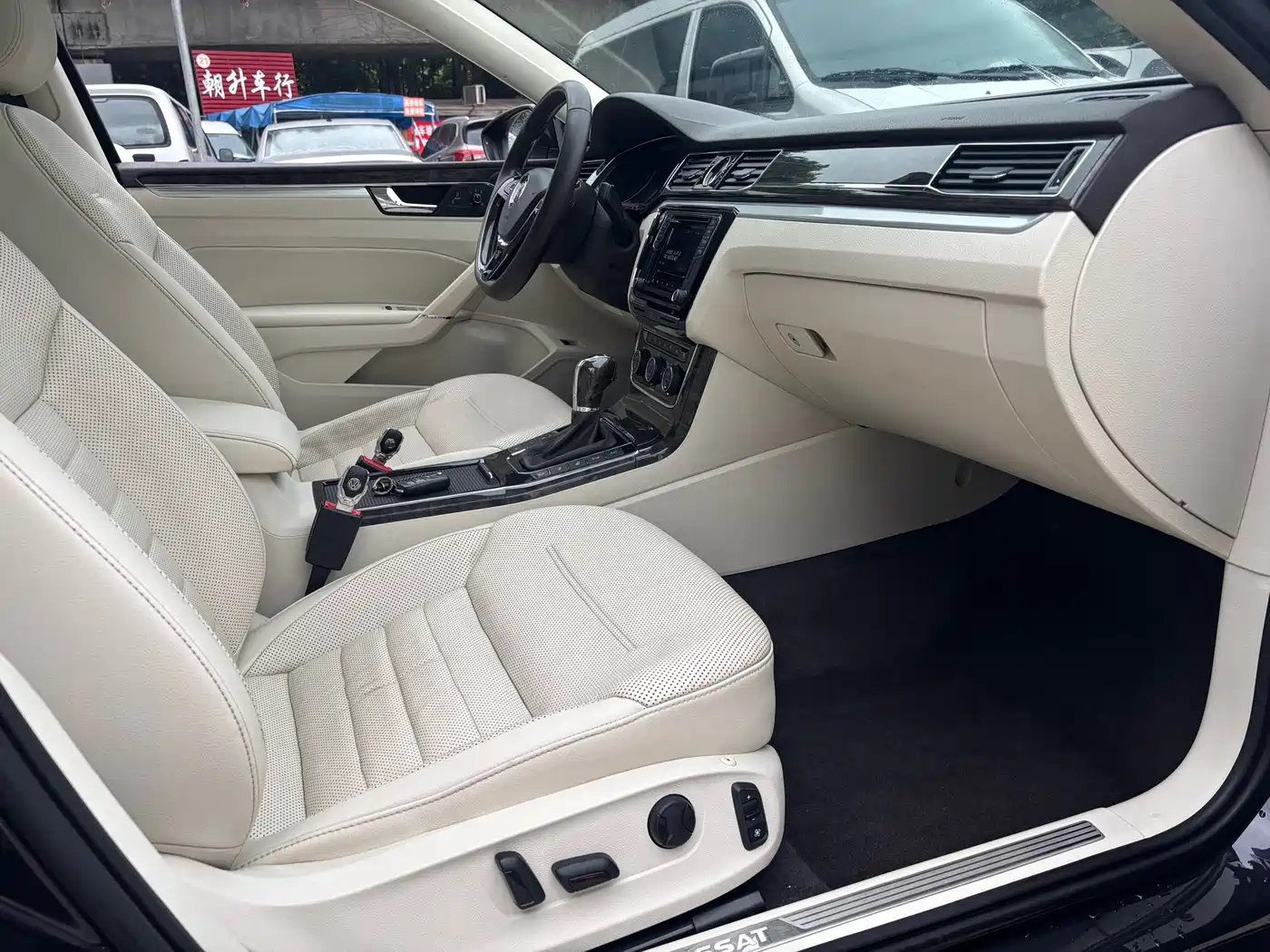 Фото 18 - Volkswagen Passat