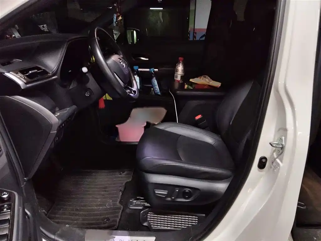 Toyota Granvia 2022 Model Year 2.5L Hybrid Flagship Edition фото 8