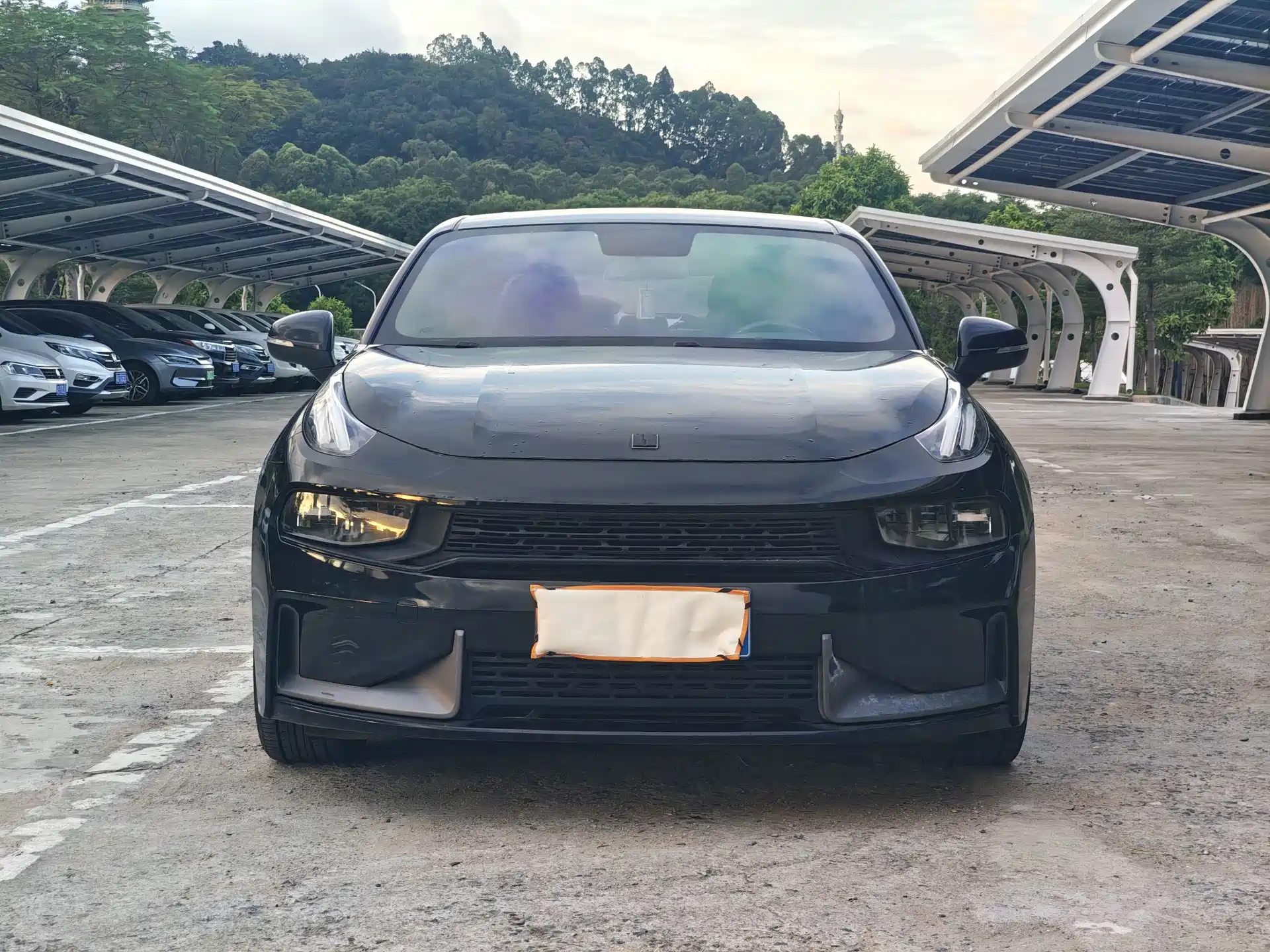 صورة 2 - Lynk & Co 03