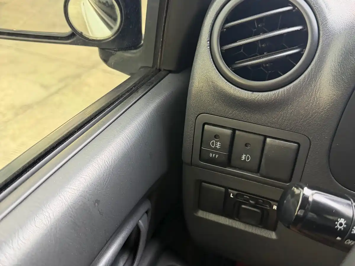 Suzuki Jimny (Import) 2015 2015 1.3 AT JLX
