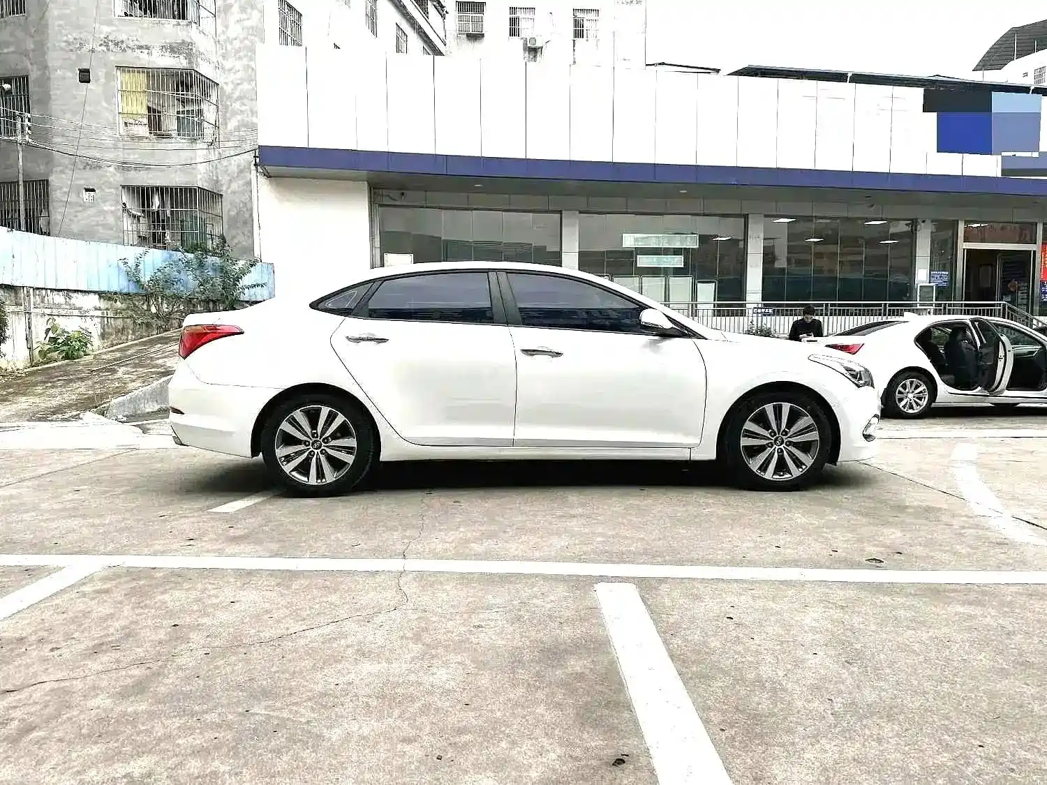 Photo 7 - Hyundai Mistra