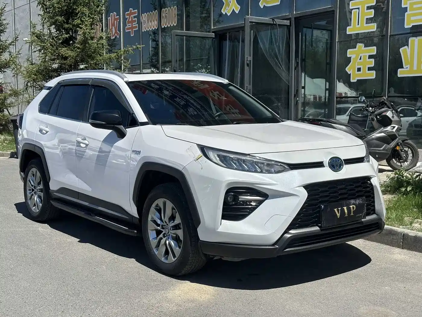 Toyota Wildlander 2020 Hybrid 2.5L E-CVT AWD Luxury Edition фото 3