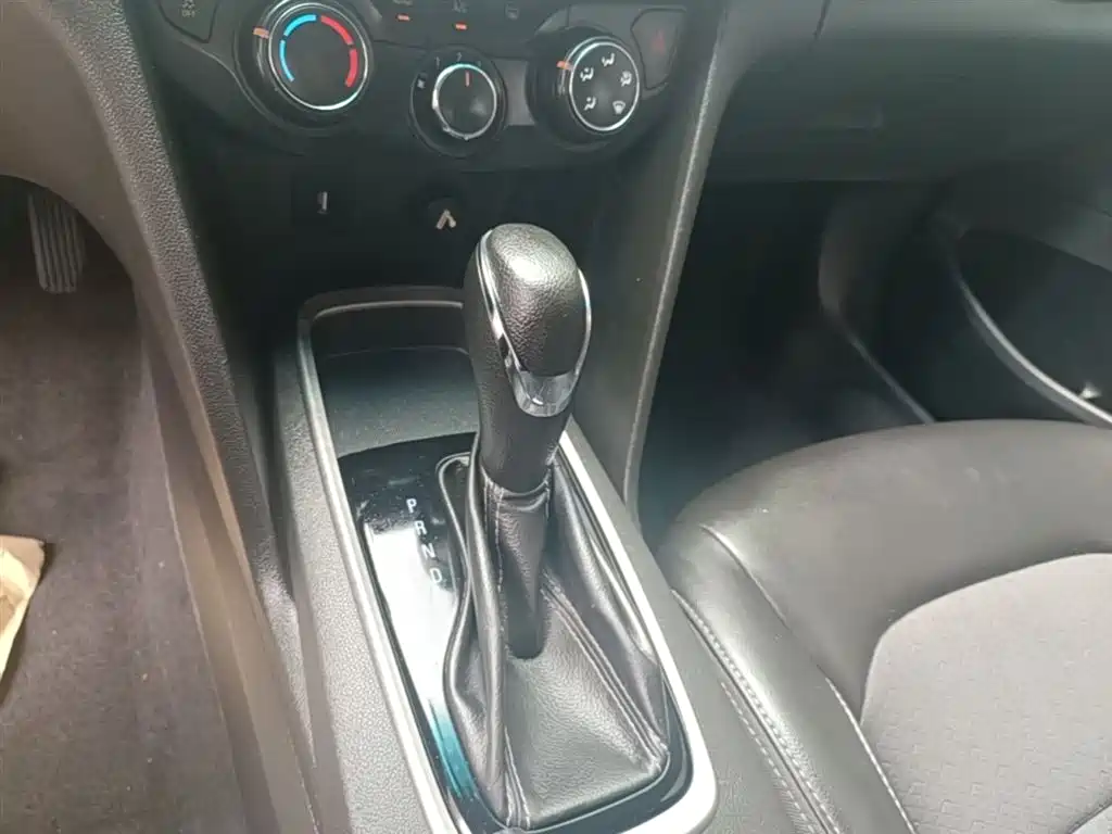 Chevrolet Cavalier 2016 1.5L Automatic Delight Edition фото 14