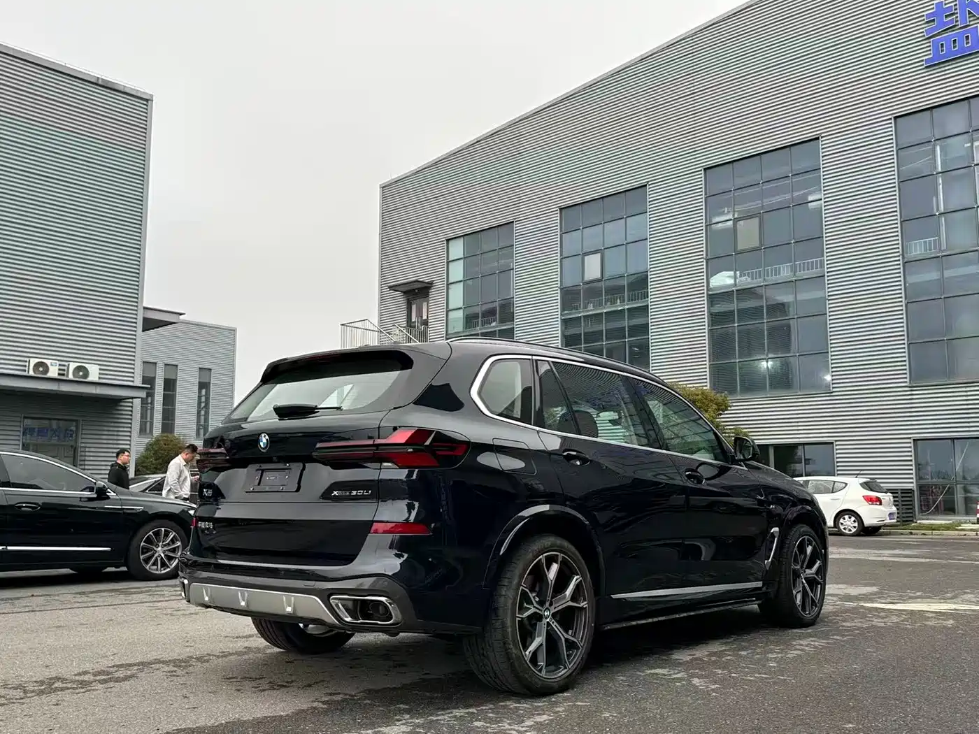 BMW X5 2025 Model xDrive 30Li Exclusive M Sport Blackout Package фото 6