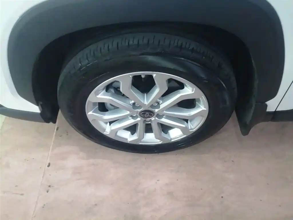 Toyota Frontlander 2023 2.0L CVT Elite Edition фото 23