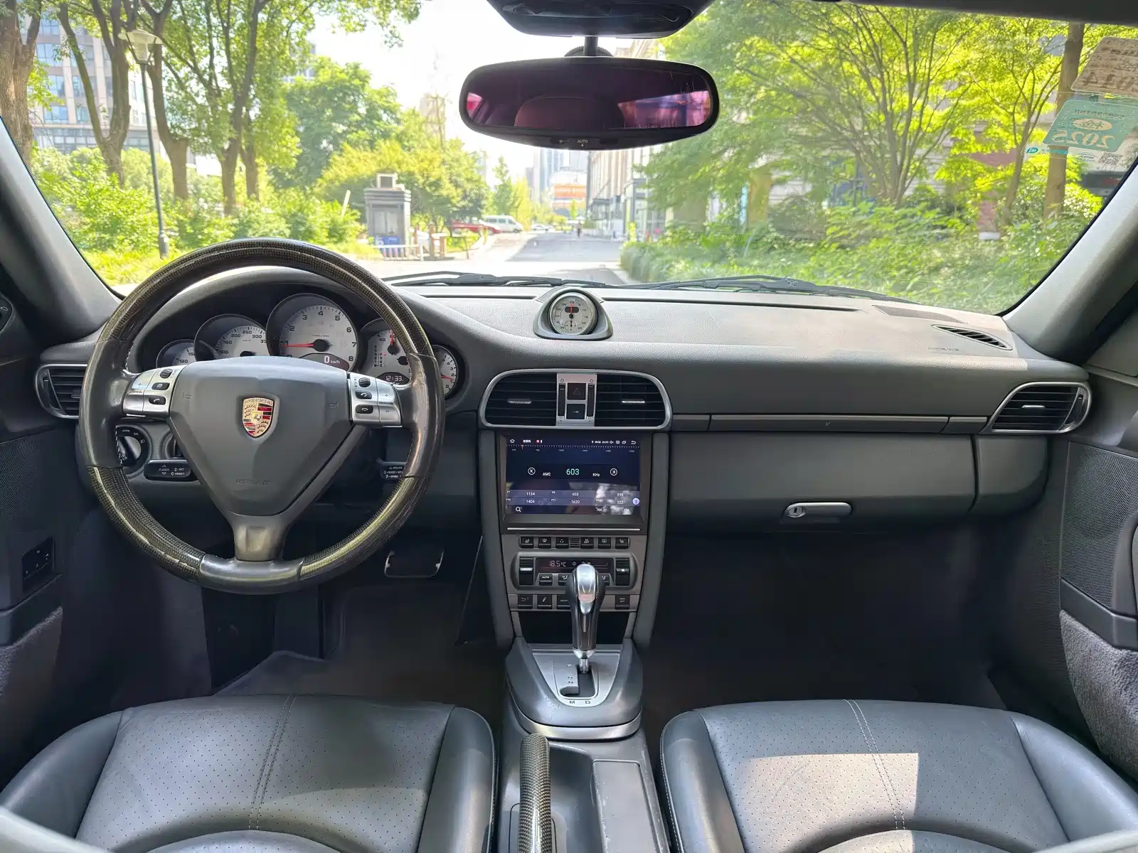 Photo 9 - Porsche 911