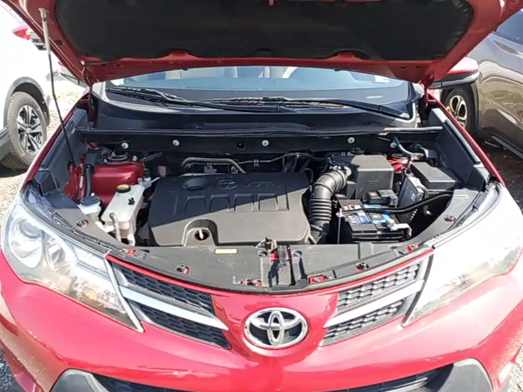 Toyota RAV4 Rongfang 2015 2.0L CVT 2WD Trend Edition фото 20