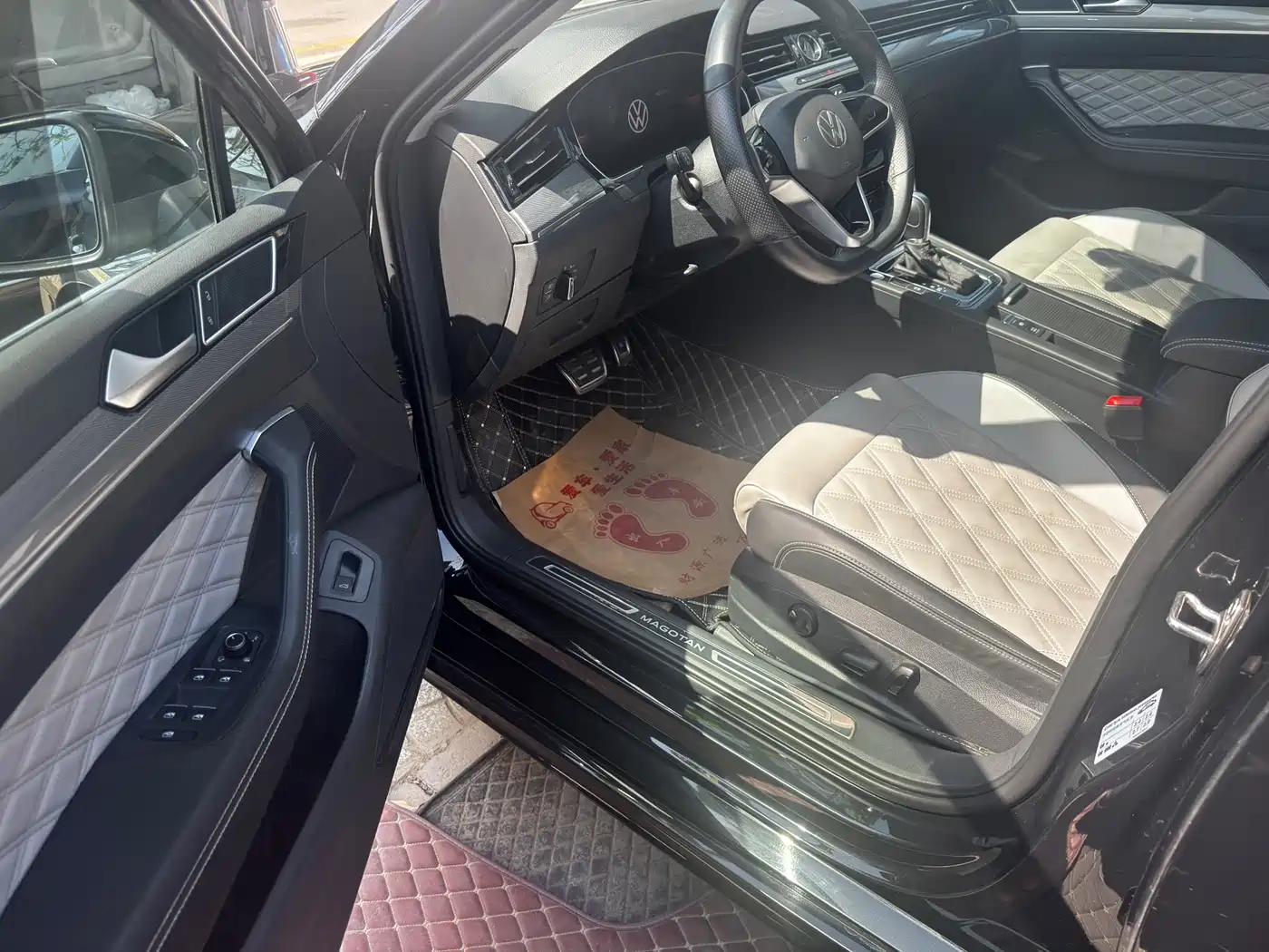 Volkswagen Magotan 2023 Model 2 Million Units Commemorative Edition 280TSI DSG Leading Version фото 4