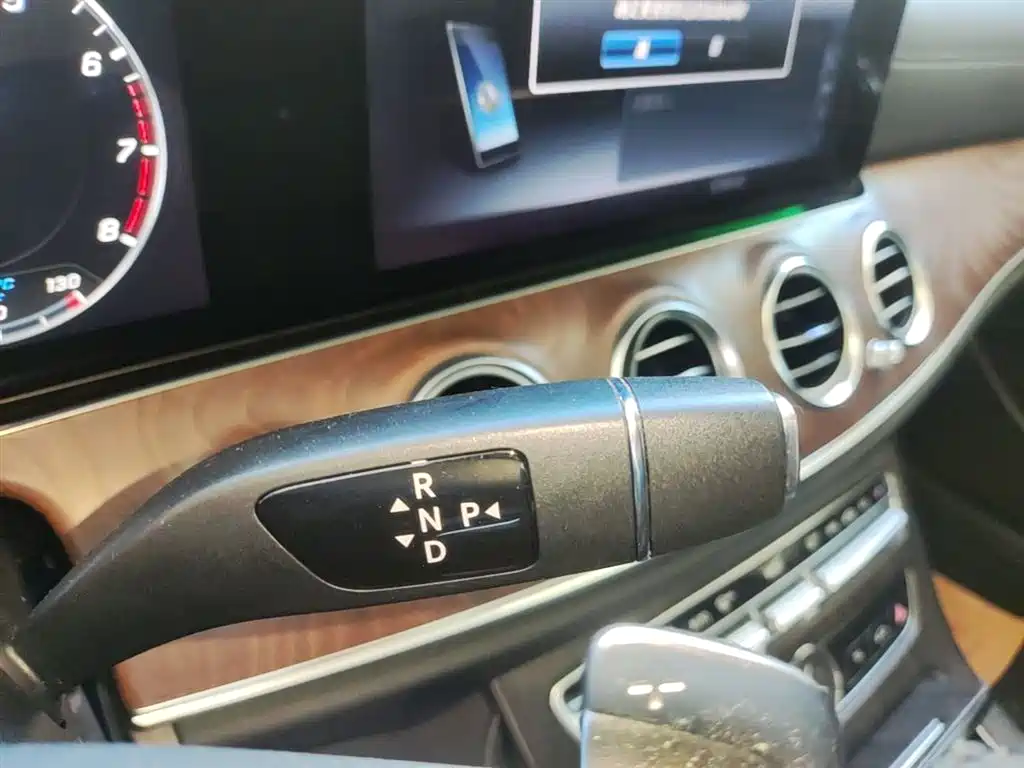 Mercedes-Benz E-Class 2017 E 200 L 4MATIC фото 14