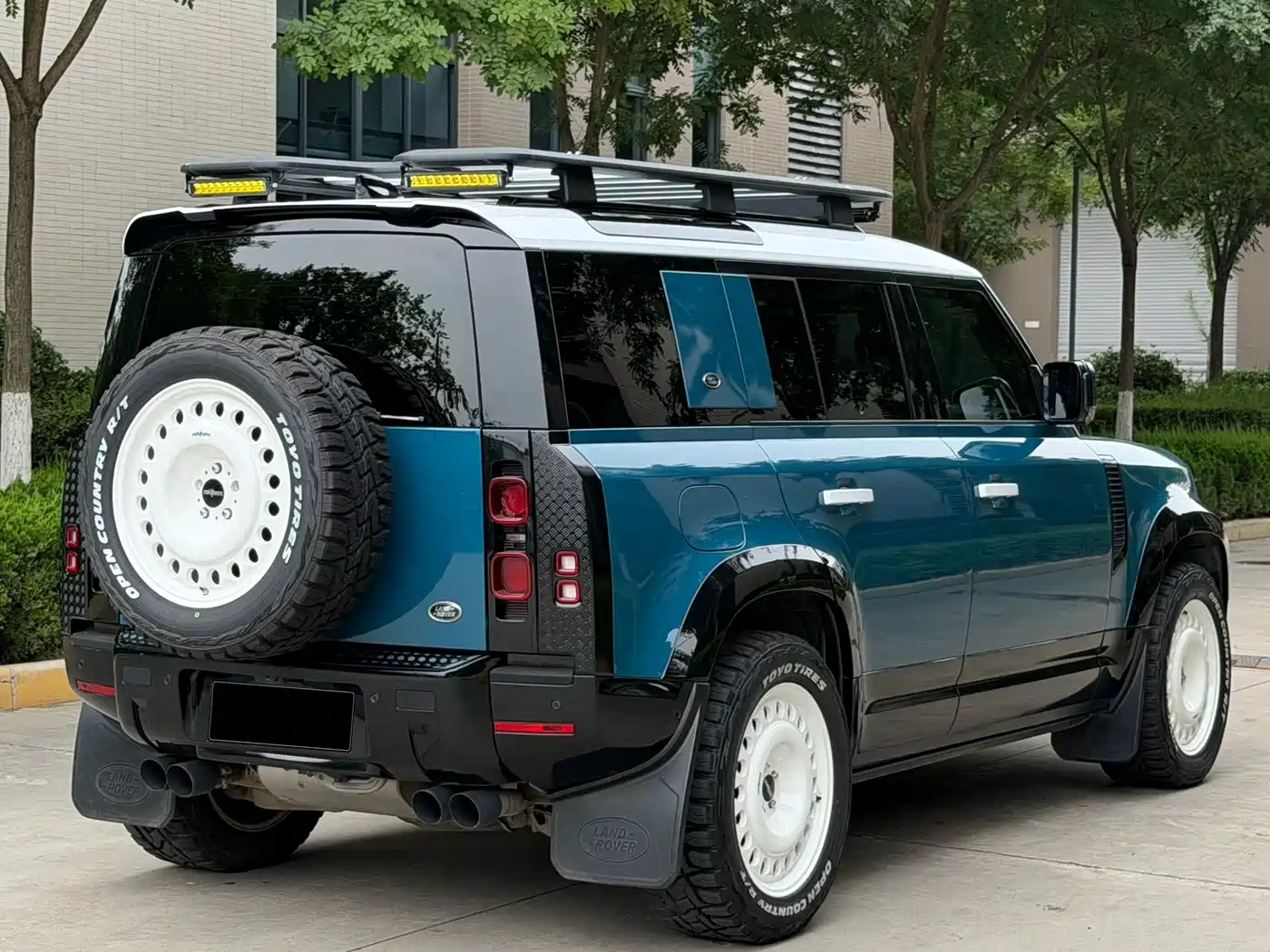 Фото 26 - Land Rover Defender