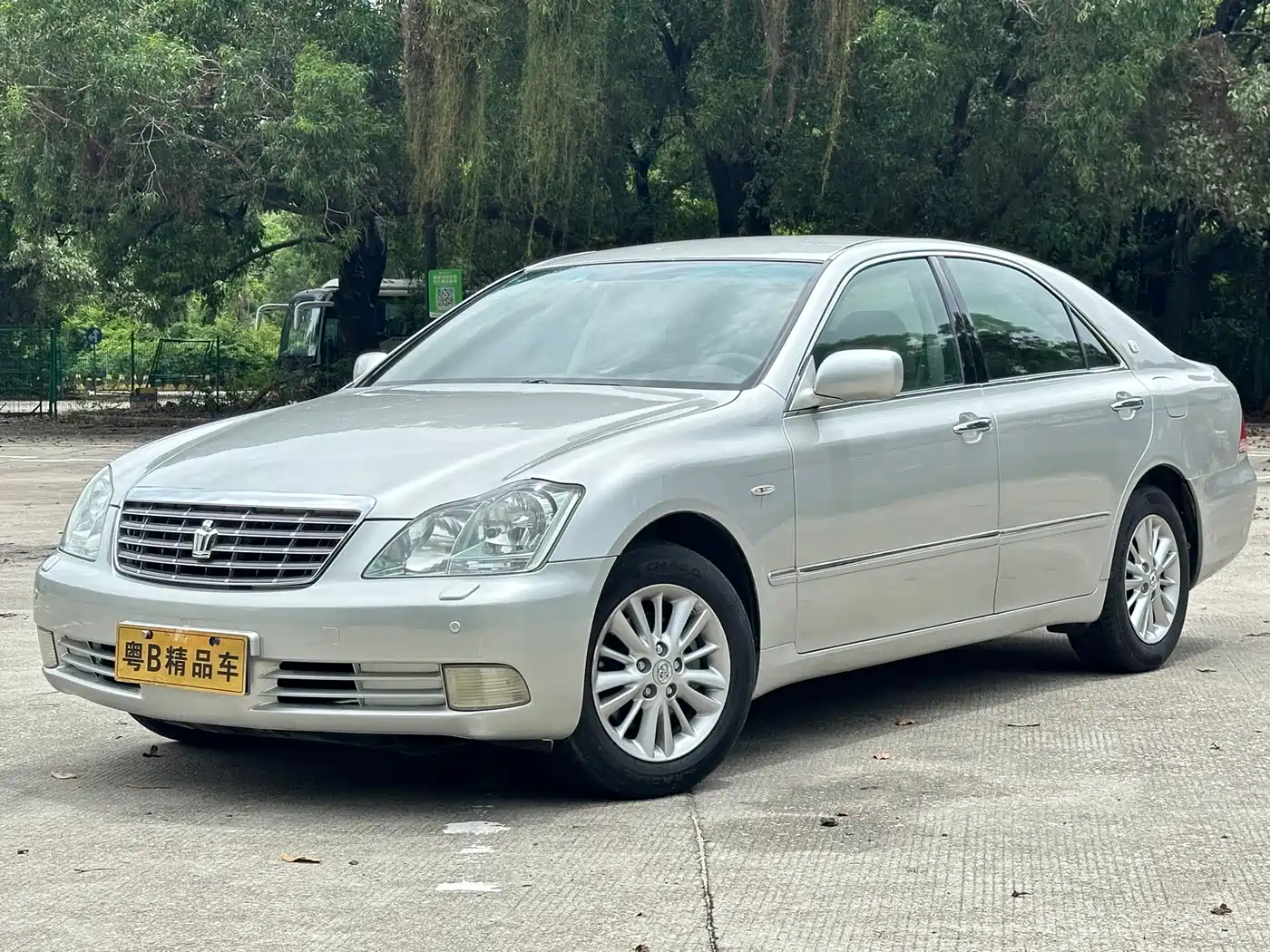 Toyota Crown 2005 2005 Model 3.0L Royal