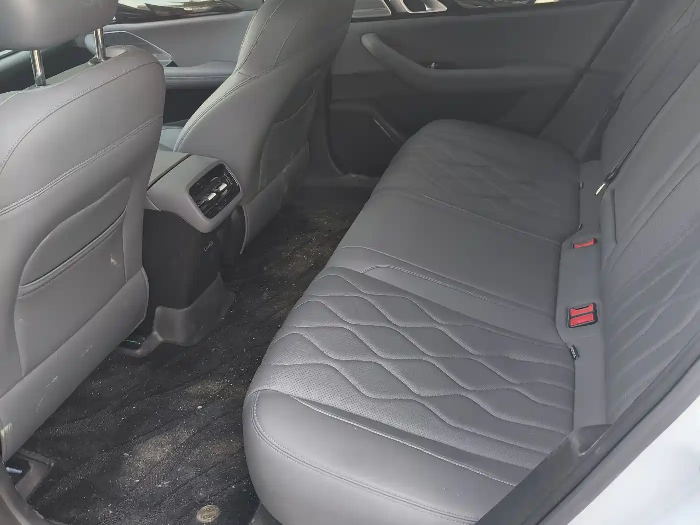 Geely Galaxy Galaxy A7 2025 EM-i 150km Explorer+ Edition фото 9