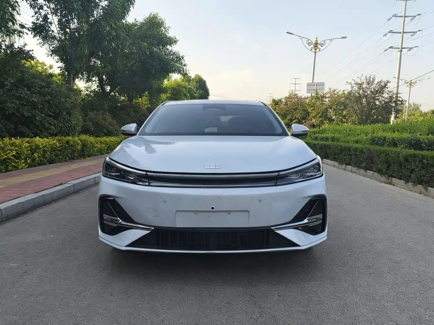 Geely Galaxy Galaxy A7 2025 EM-i 150km Explorer+ Edition фото 2