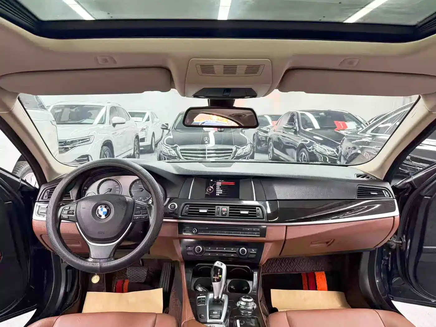 BMW 5 Series 2017 525Li Leading Edition фото 9