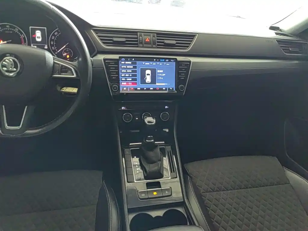 Škoda Superb 2016 TSI280 DSG Pioneer Edition фото 12
