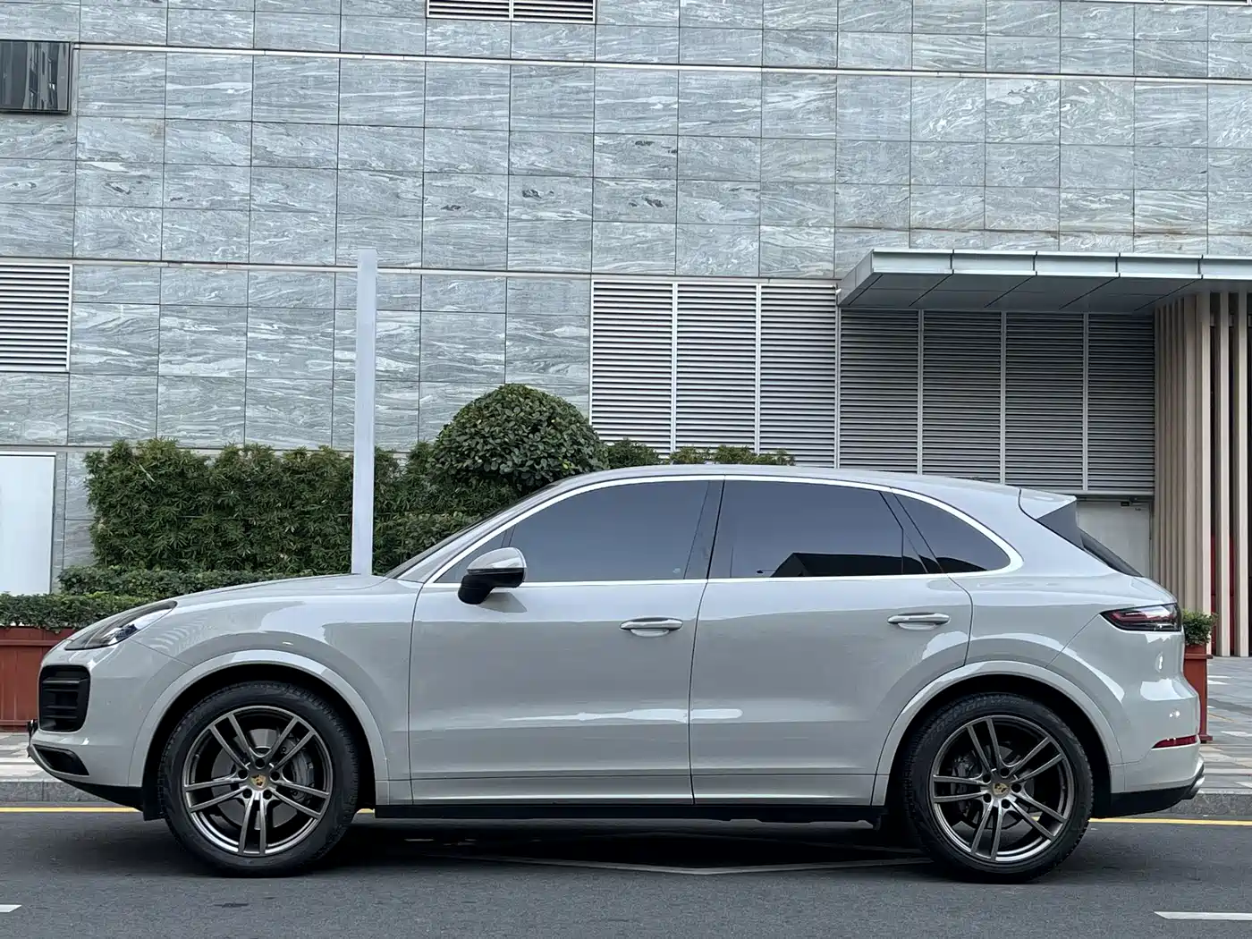 Porsche Cayenne 2022 Cayenne S 2.9T Platinum Edition фото 3