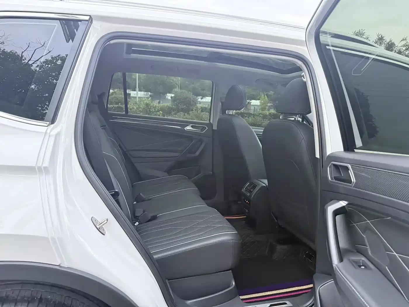 Volkswagen Tiguan L 2022 330TSI Auto 2WD R-Line Premium Edition фото 9