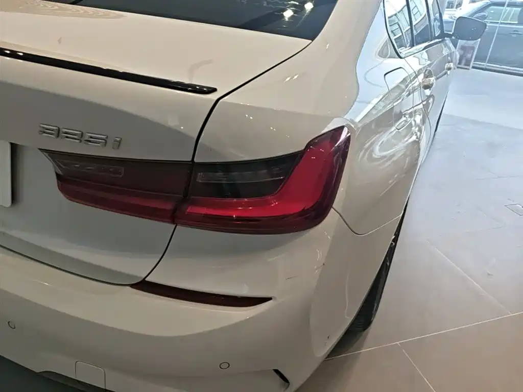 BMW 3-SERIES