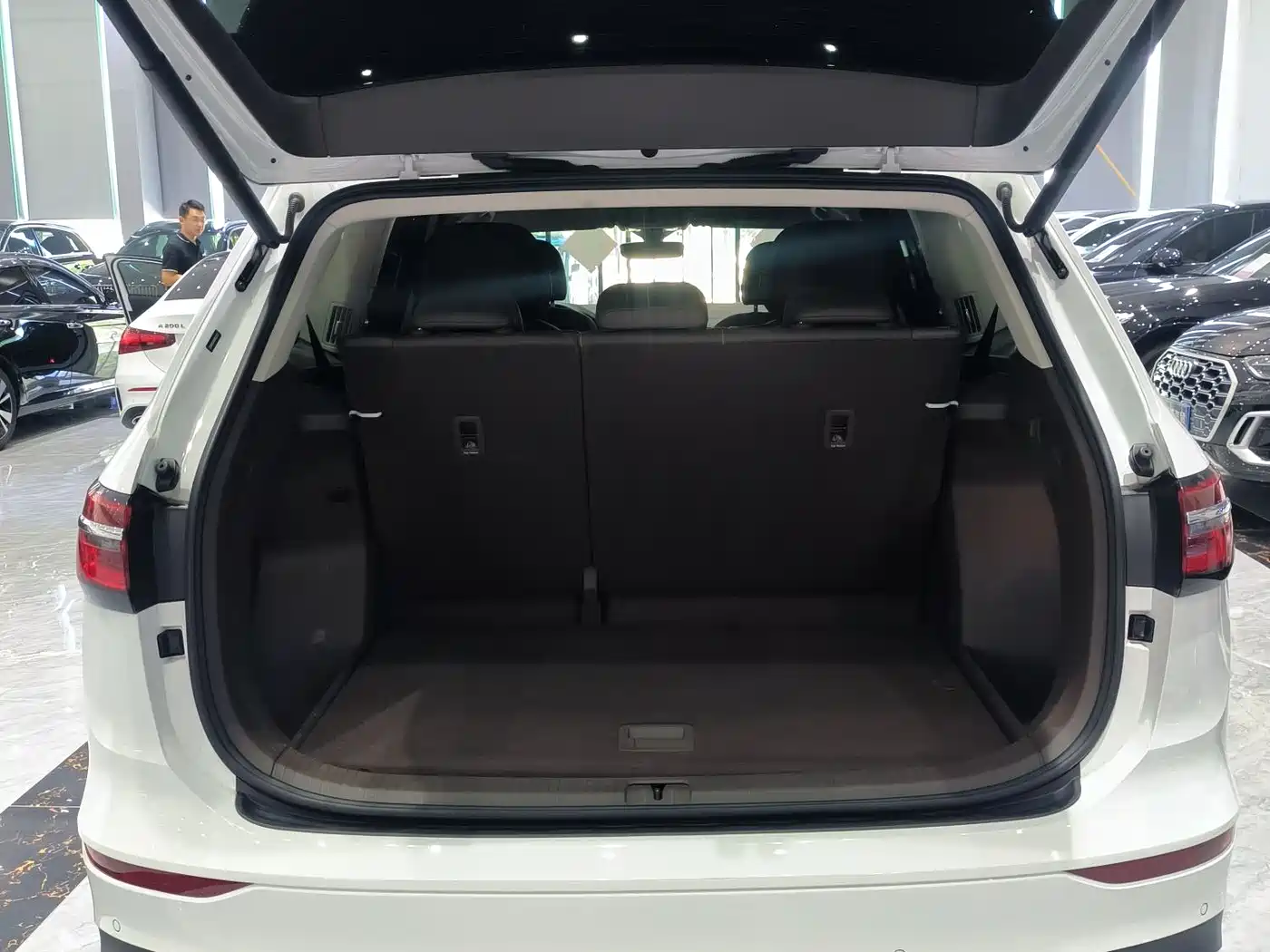 Volkswagen Viloran 2020 380TSI Flagship Edition фото 13
