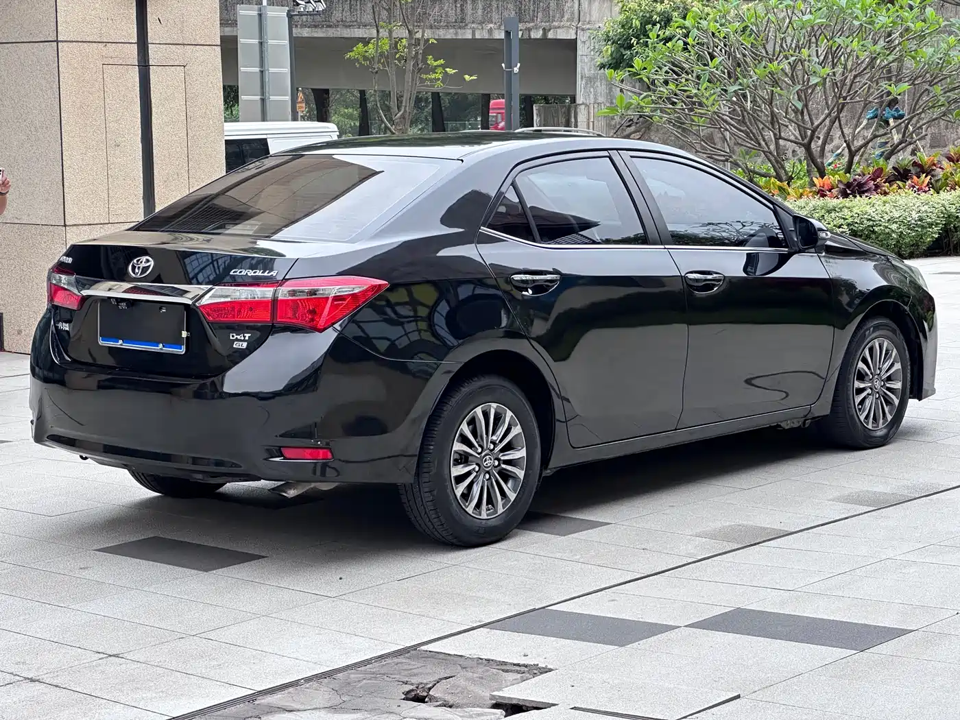 Toyota Corolla 2017 Facelift 1.2T S-CVT GL фото 8