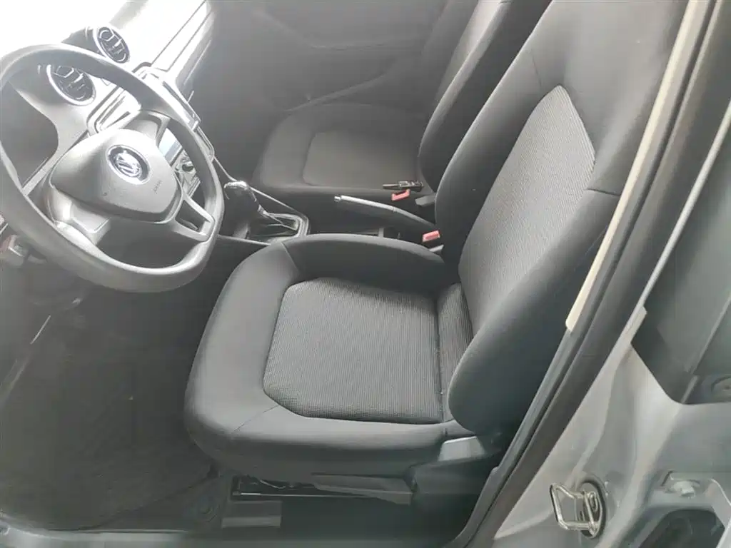 Volkswagen Jetta 2017 1.5L Automatic Fashion фото 15