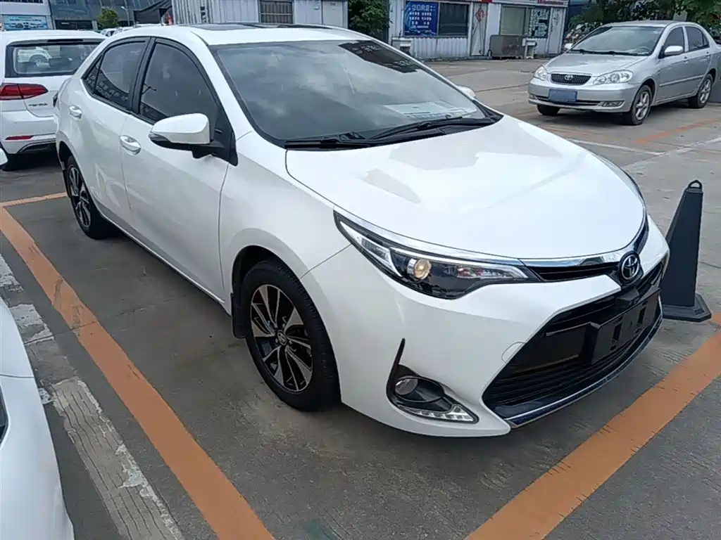 Toyota Levin 2018 185T CVT Premium Edition China V фото 4
