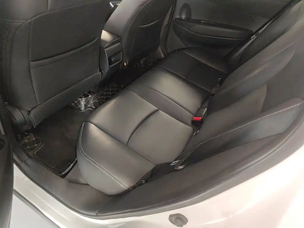 Toyota Corolla Cross 2023 2.0L Pioneer Edition фото 17