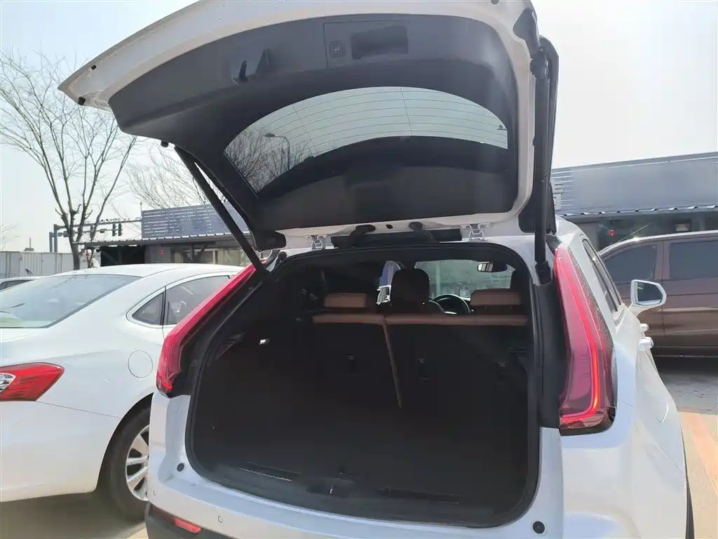 CADILLAC XT4