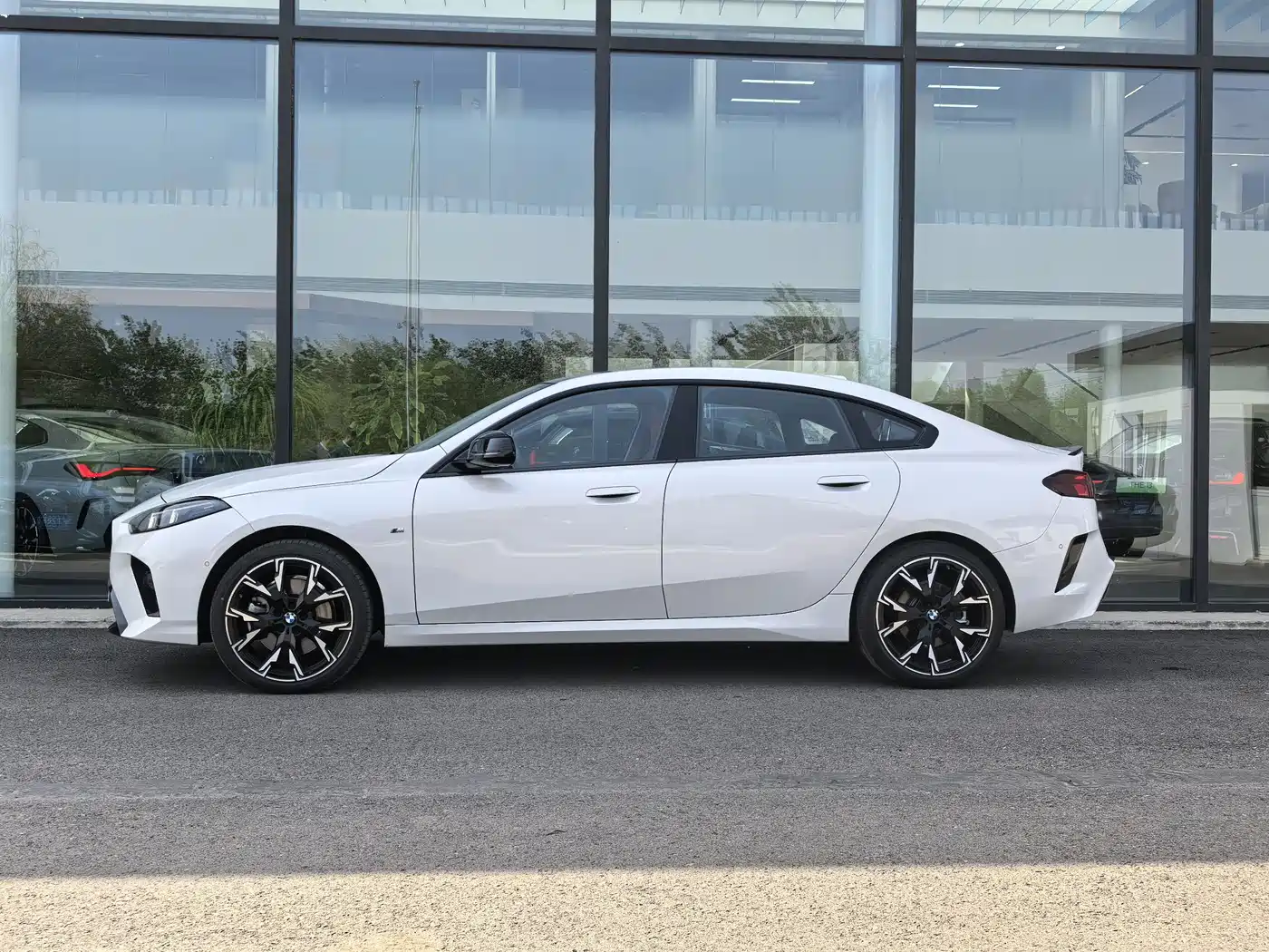 BMW 2 Series 2025 225L M Sport Moonlight Package фото 4