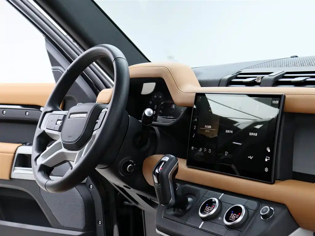 Land Rover Defender 2024 110 3.0T P400 Dark Special Edition фото 14