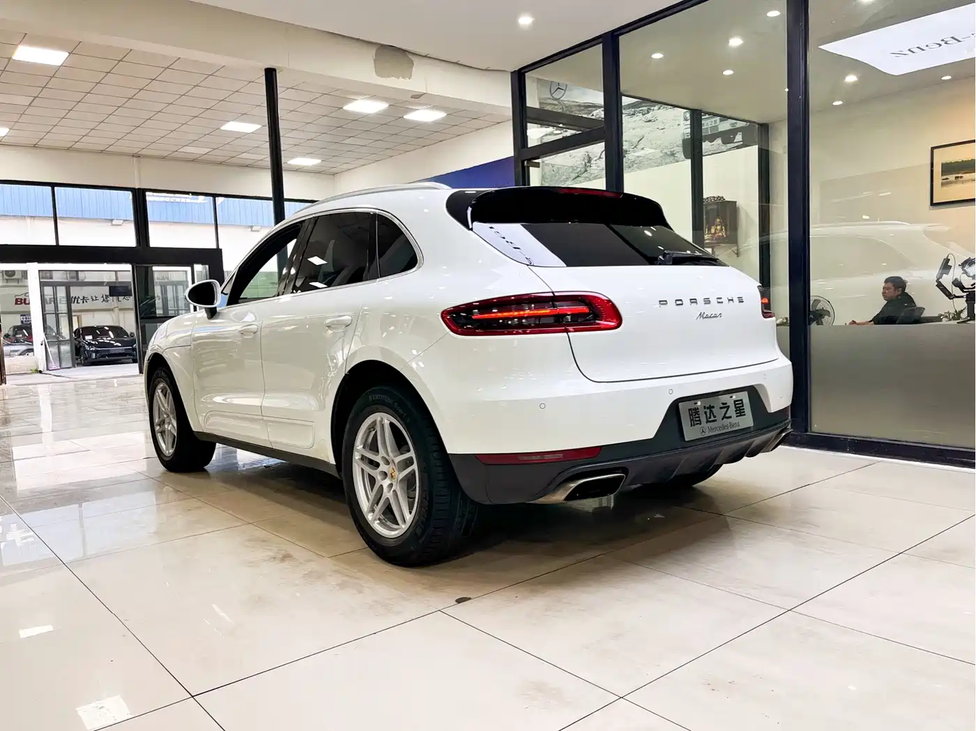 Porsche Macan 2017 Macan 2.0T фото 11