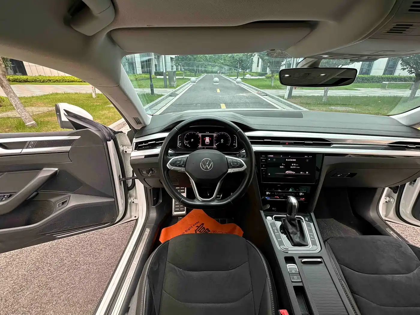 Volkswagen FAW-Volkswagen CC 2021 Shooting Brake 330TSI Hunter Edition фото 16
