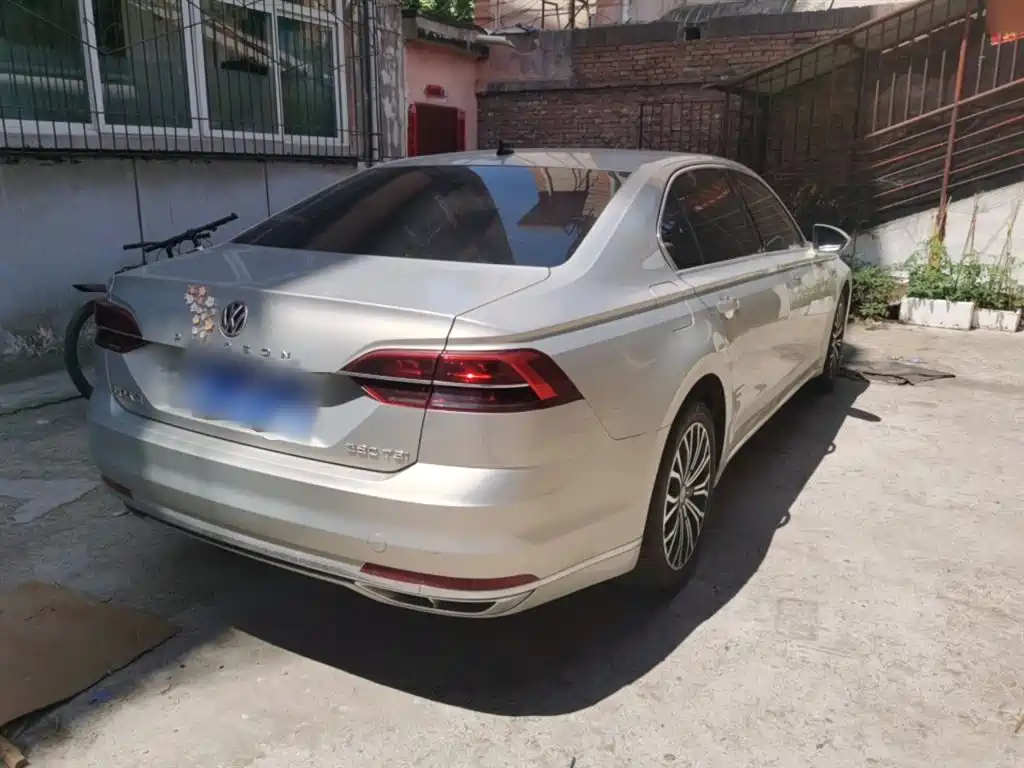 Volkswagen Phideon 2018 Facelift 380TSI FWD Business фото 9