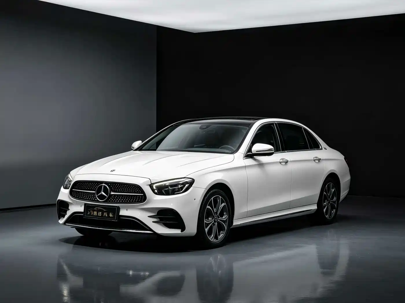 Фото 1 - Mercedes-Benz E-Class