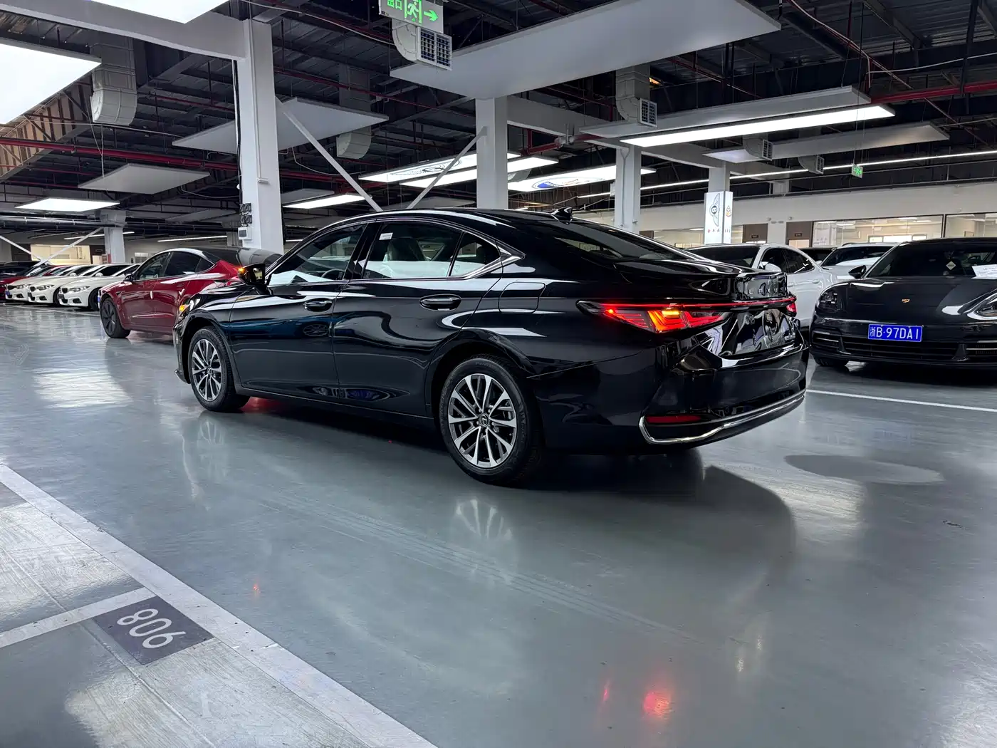 Lexus ES 2025 200 Ultimate Edition фото 15