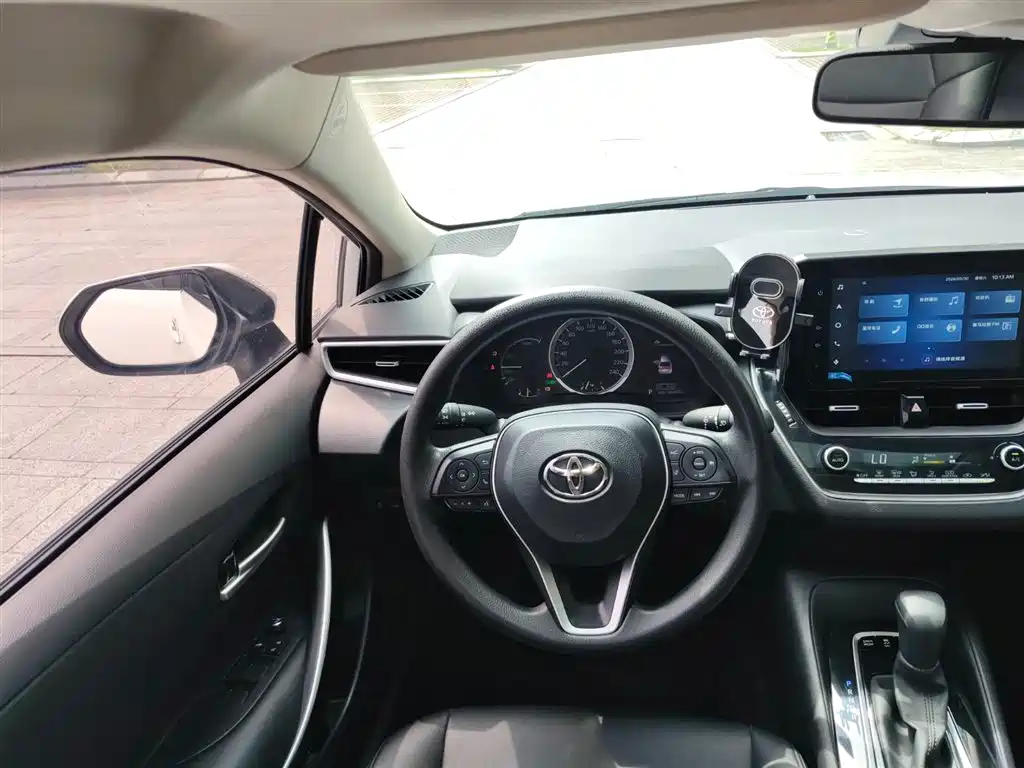 Toyota Corolla 2021 Hybrid 1.8L E-CVT Elite Edition фото 7