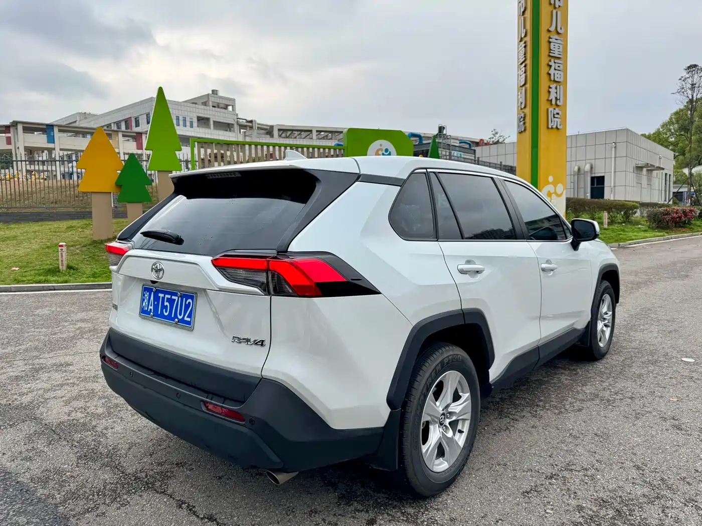 Toyota RAV4 Rongfang 2024 2.0L CVT FWD Urban Edition фото 16