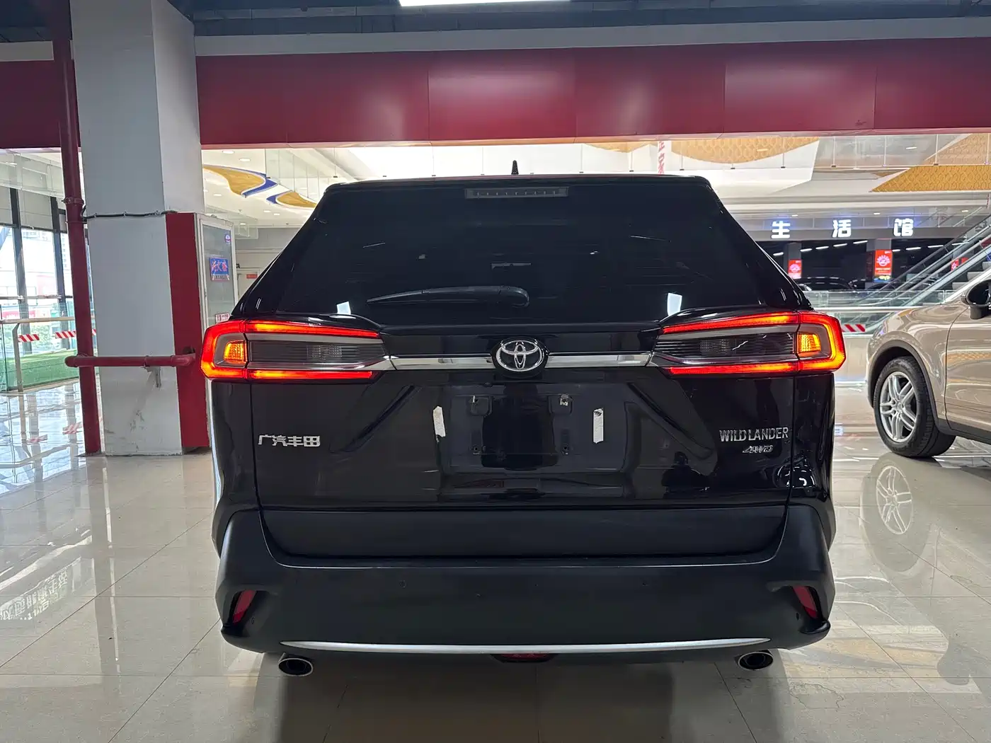 Toyota Wildlander 2022 2.0L CVT AWD Tech Edition фото 5