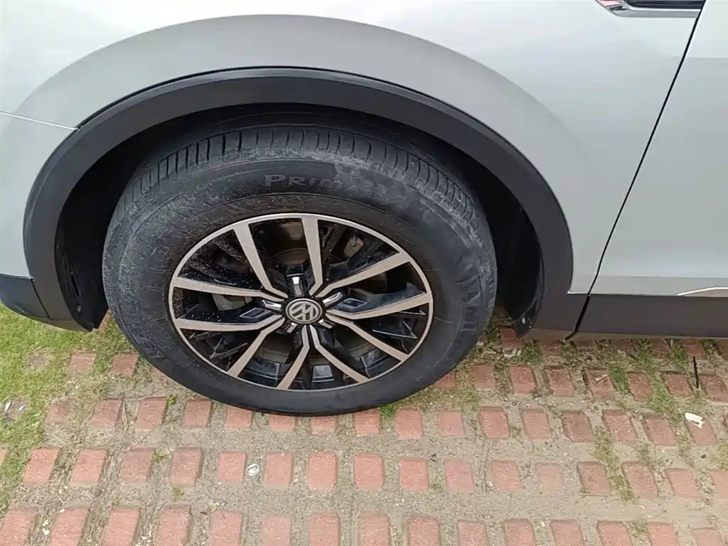 Volkswagen Tiguan L 2017 330TSI Automatic 2WD Luxury Edition фото 23