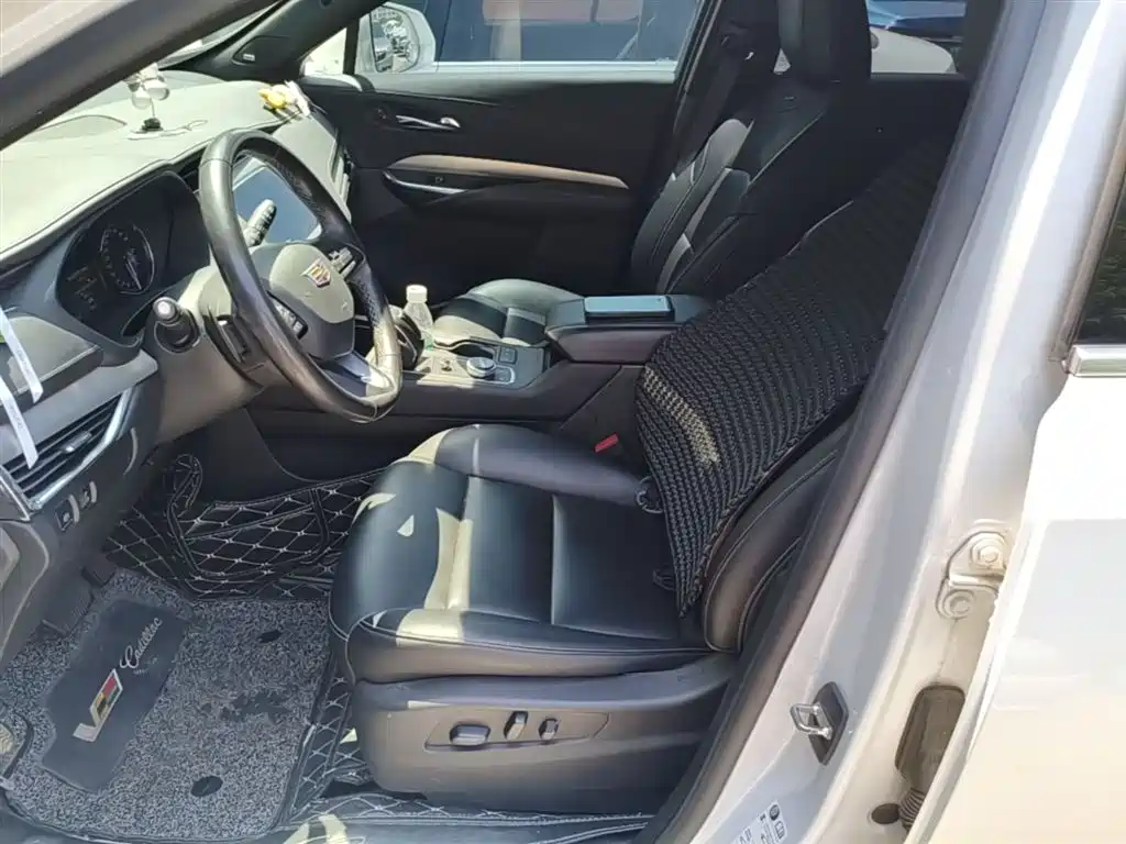 Cadillac XT4 2018 28T FWD Leading Edition фото 15